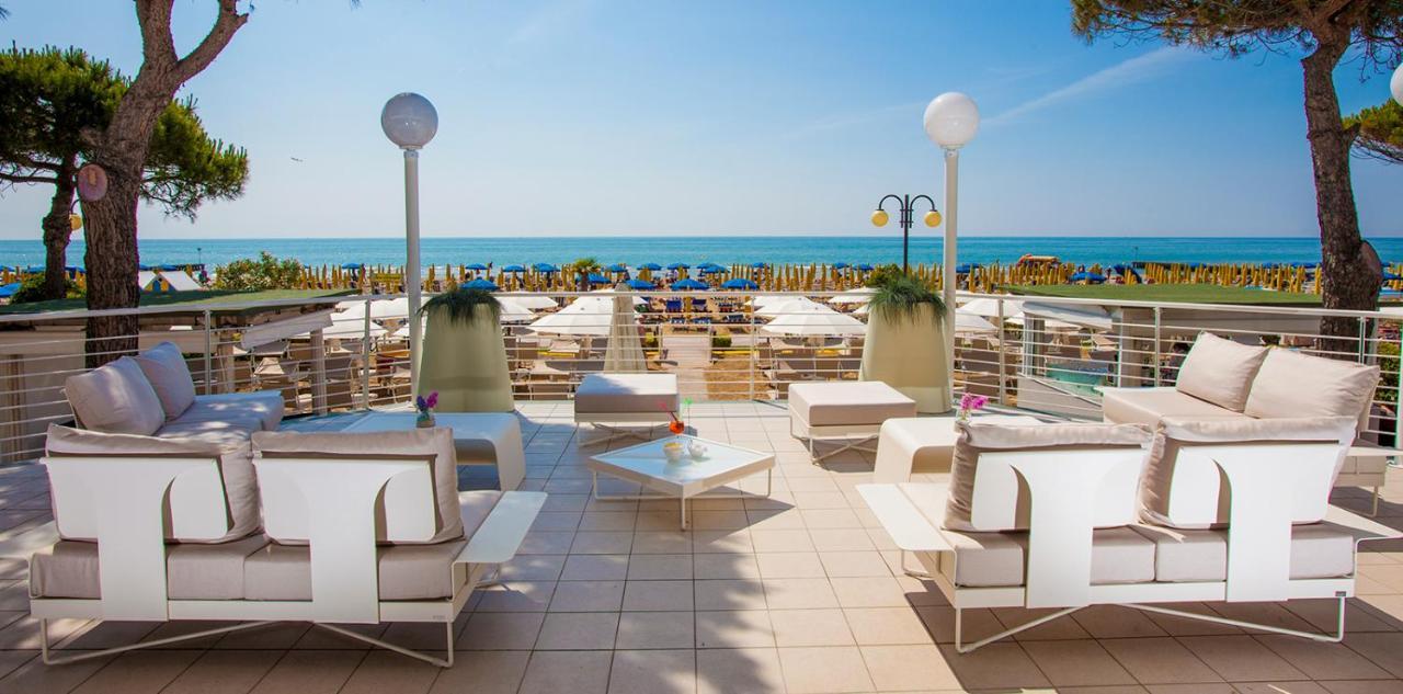 Hotel Carlton Lido di Jesolo Exterior foto