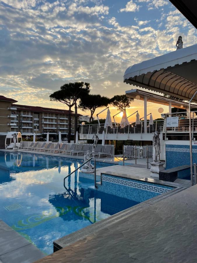 Hotel Carlton Lido di Jesolo Exterior foto